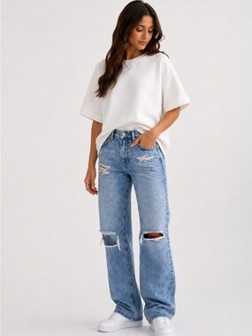 American Eagle Baggy Jeans Light Wash Distressed Size 2
